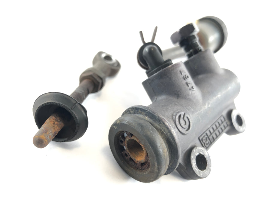 Ducati 900 SS [1993] - Bomba de freio no defeito de borracha traseira ???