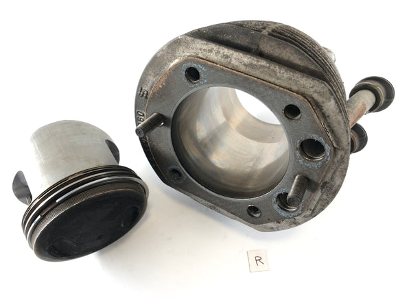 BMW R 100 RT [1979] - Cylinder med stempler til højre