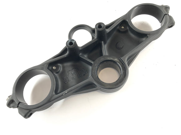 Aprilia RST 1000 Futura [2004] - fork bridge above