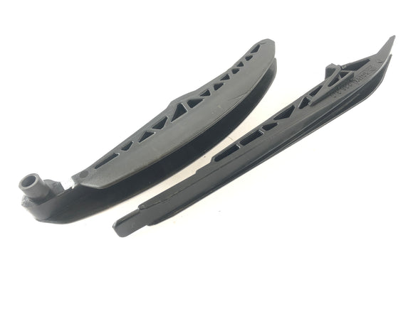 Aprilia Mille RSV 1000 ME [1999] - Skyveskinner og klemmeskinnkontrollkjede bak sylinder