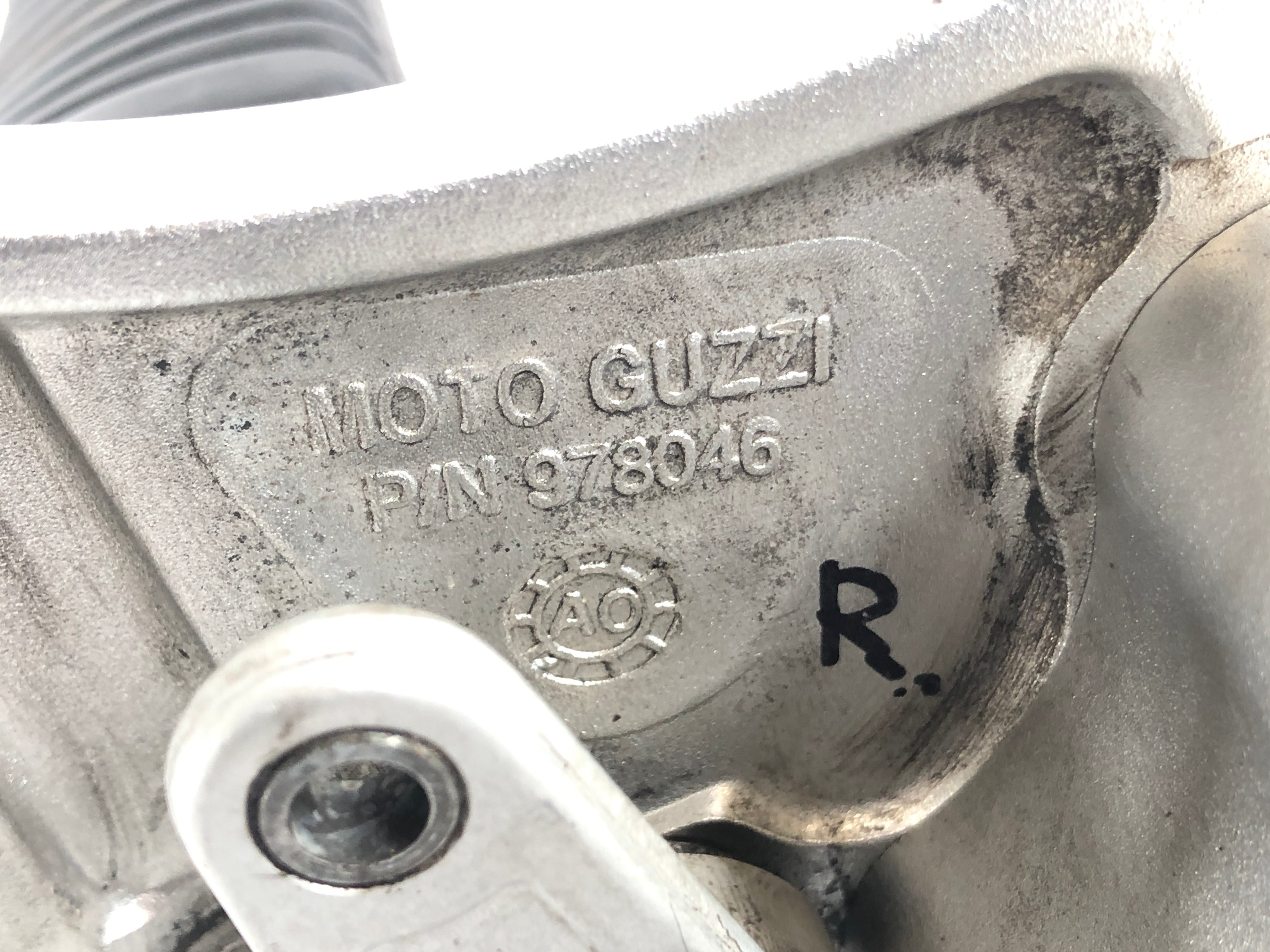 MOTO GUZZI STELVIO 1200 8V [2011] - Footrest Holder po prawej stronie z pedałem hamulcowym