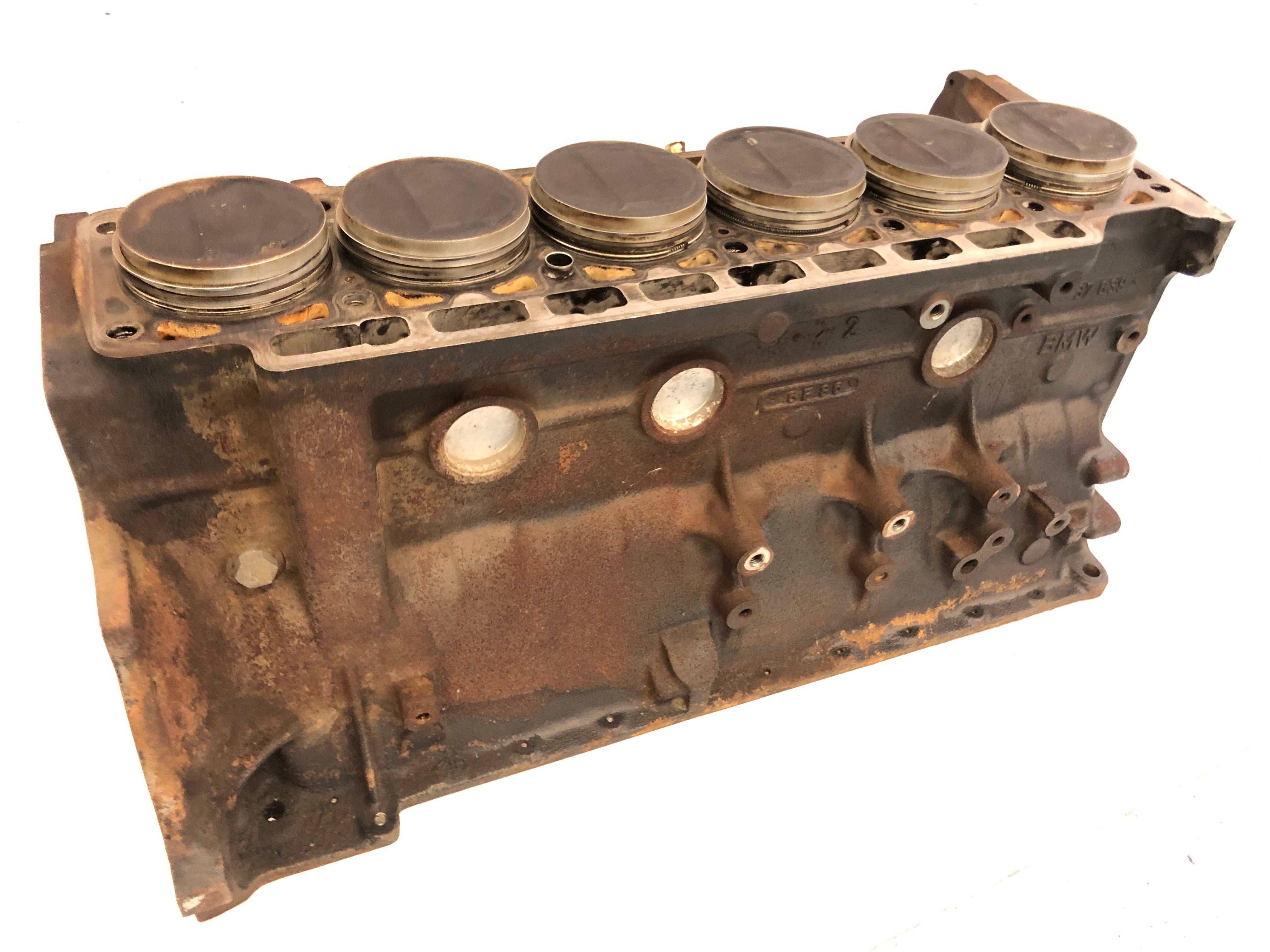 BMW M 535i E28 [1986] - Engine block cylinder with piston