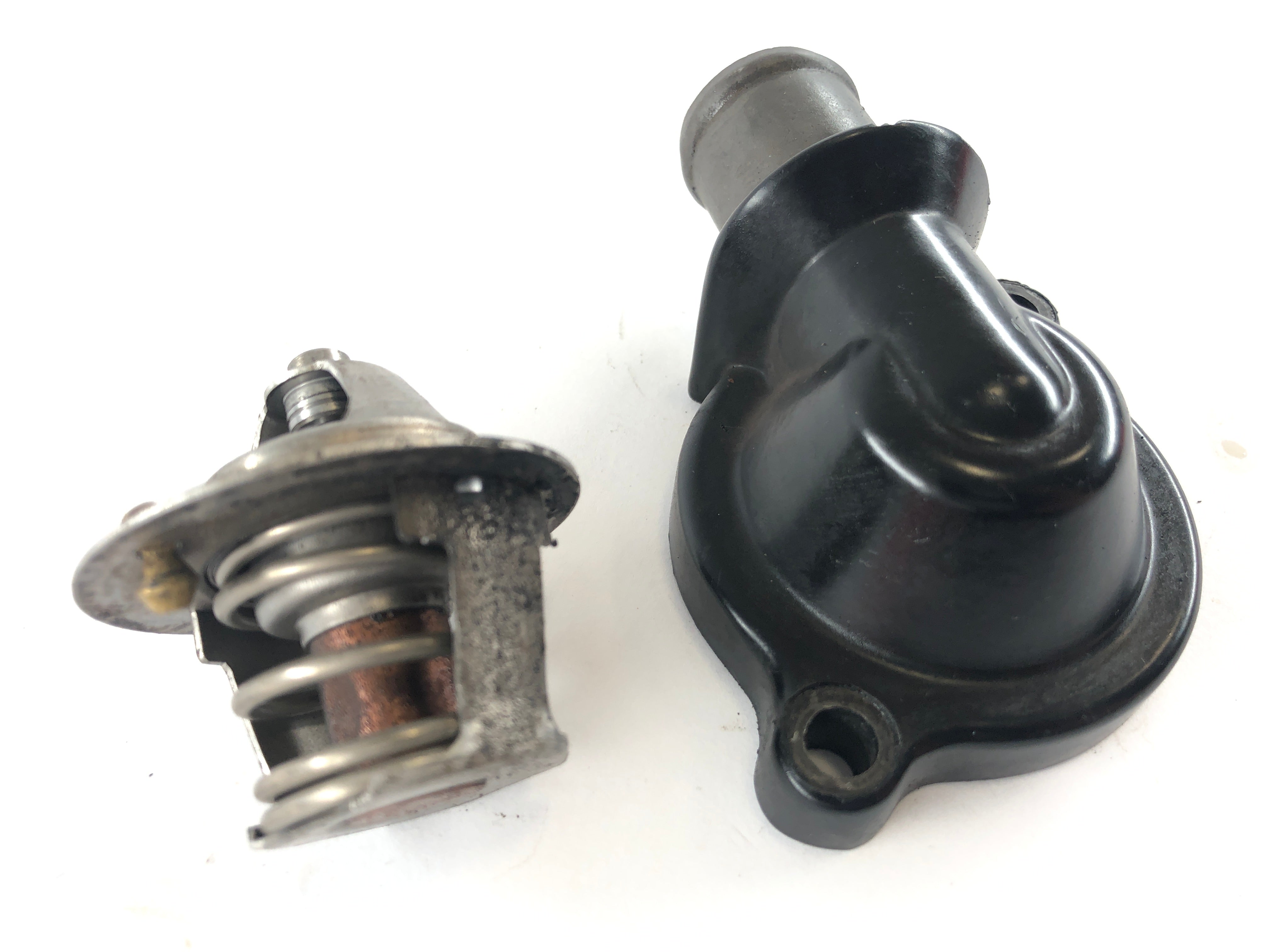 Triumph Speed ​​Triple 1050 515NJ [2005] - Thermostat coolant thermostat with housing