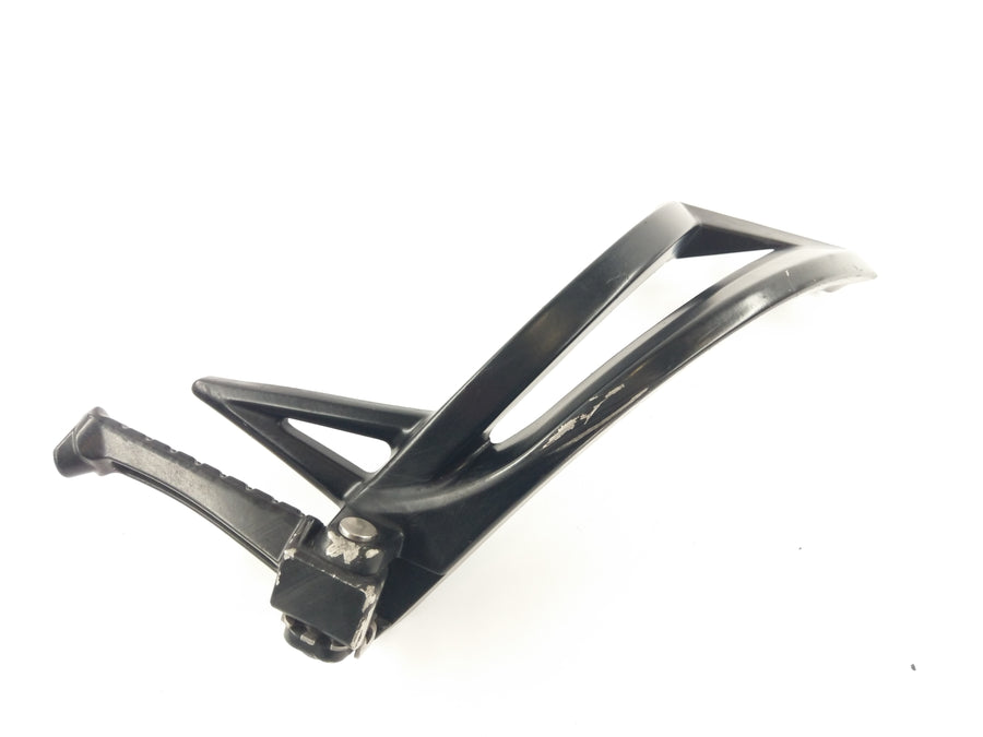 Triumph Speed Triple 1050 515NJ [2006] - Sozius Rastenhalter und Fußraste rechts