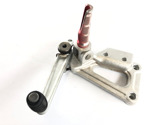 Ducati 900 SS [1993] - förarens fotstöd höger med hållare och bromspedal