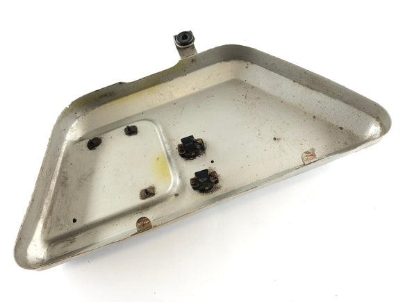 Moto Guzzi 850 -T3 VD [1979]  - 左側のサイドカバーサイドクラッディング