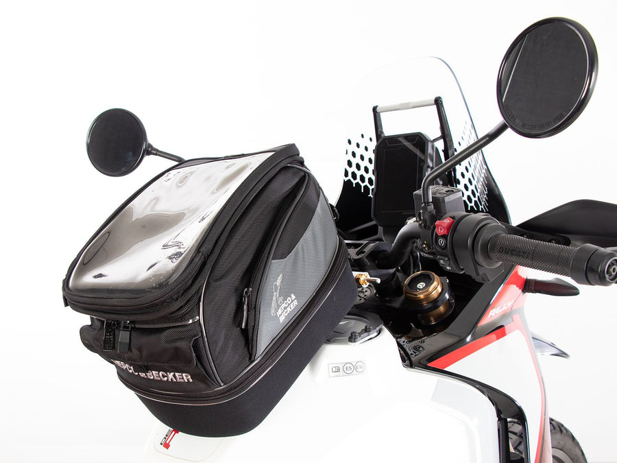 Ducati DesertX [2022-2025] - Tankring Basic inkl. Gegenstück Tankrucksack Perspektivansicht