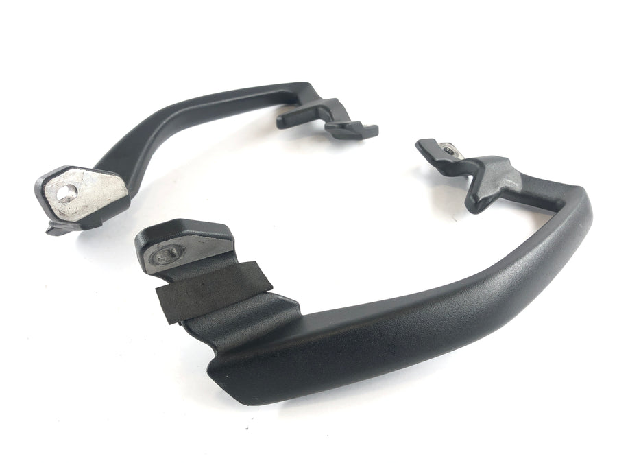 Triumph Tiger 1050 115NG [2016] - Passenger grab handles