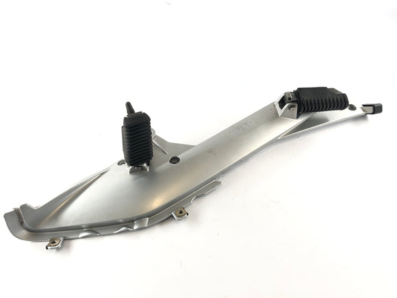 BMW R 1200 RT [2004] - Fodstøttebærer til højre