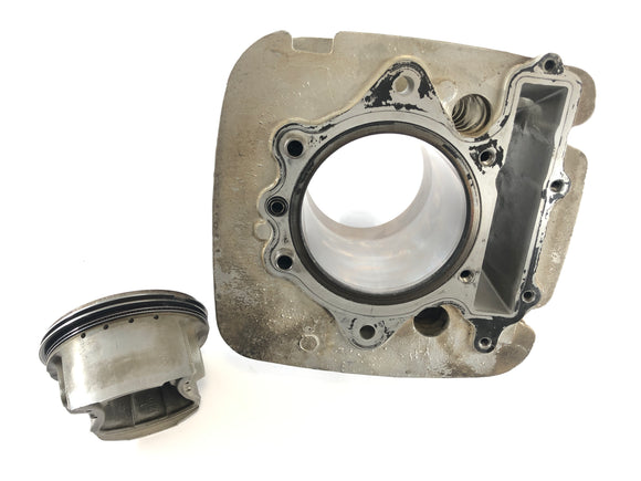 Yamaha TT 600 E 4GV [1996] - Sylinteri mäntien kanssa