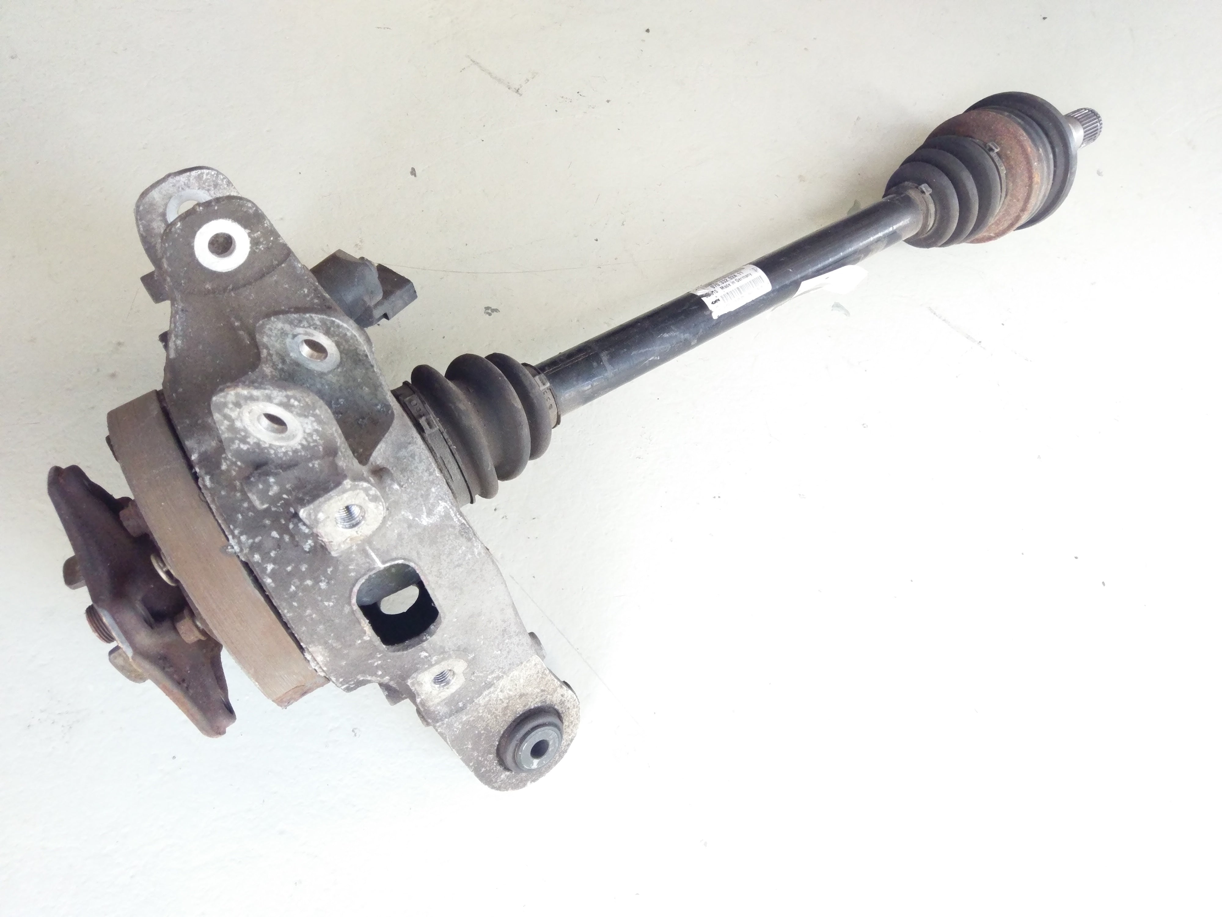 Porsche Panamera Turbo [2010] - Steering knuckle wheel hub drive shaft rear left - 0