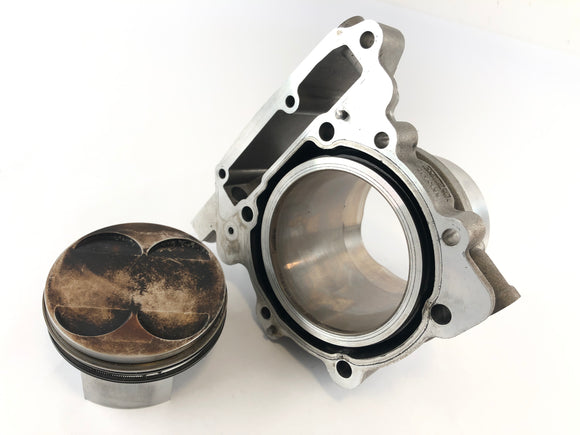 Aprilia Mille RSV 1000 ME [1999] - Sylinder med stempler av bak sylinder