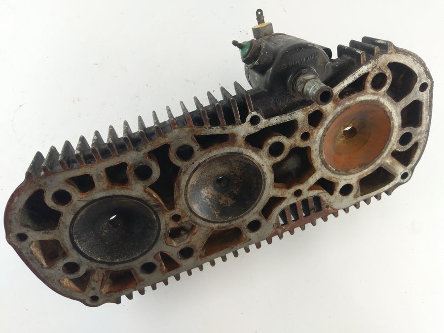 Suzuki GT 750 [1973] - Cylinderhoved