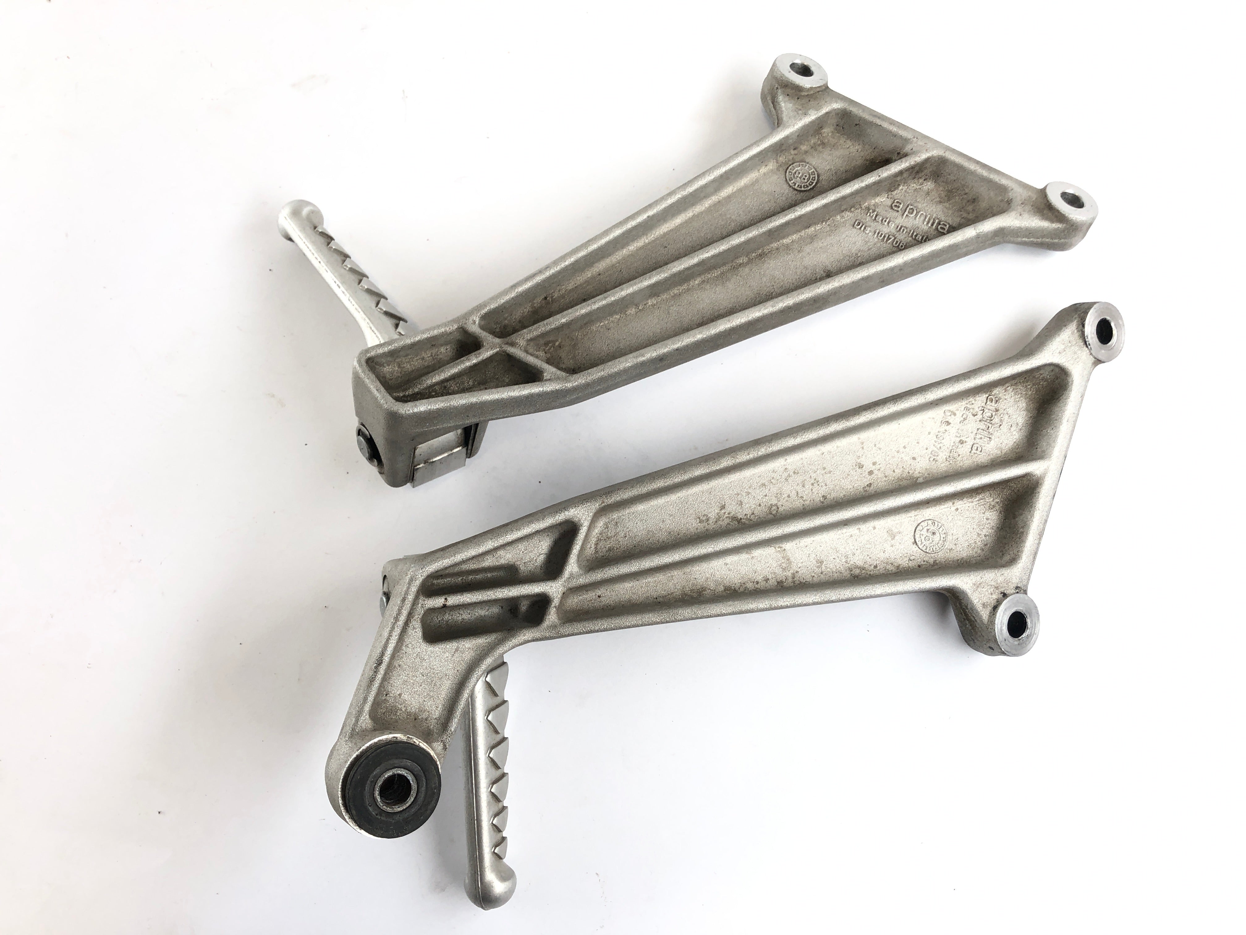 Aprilia Mille RSV 1000 ME [1999] - Passenger footrests with holder set