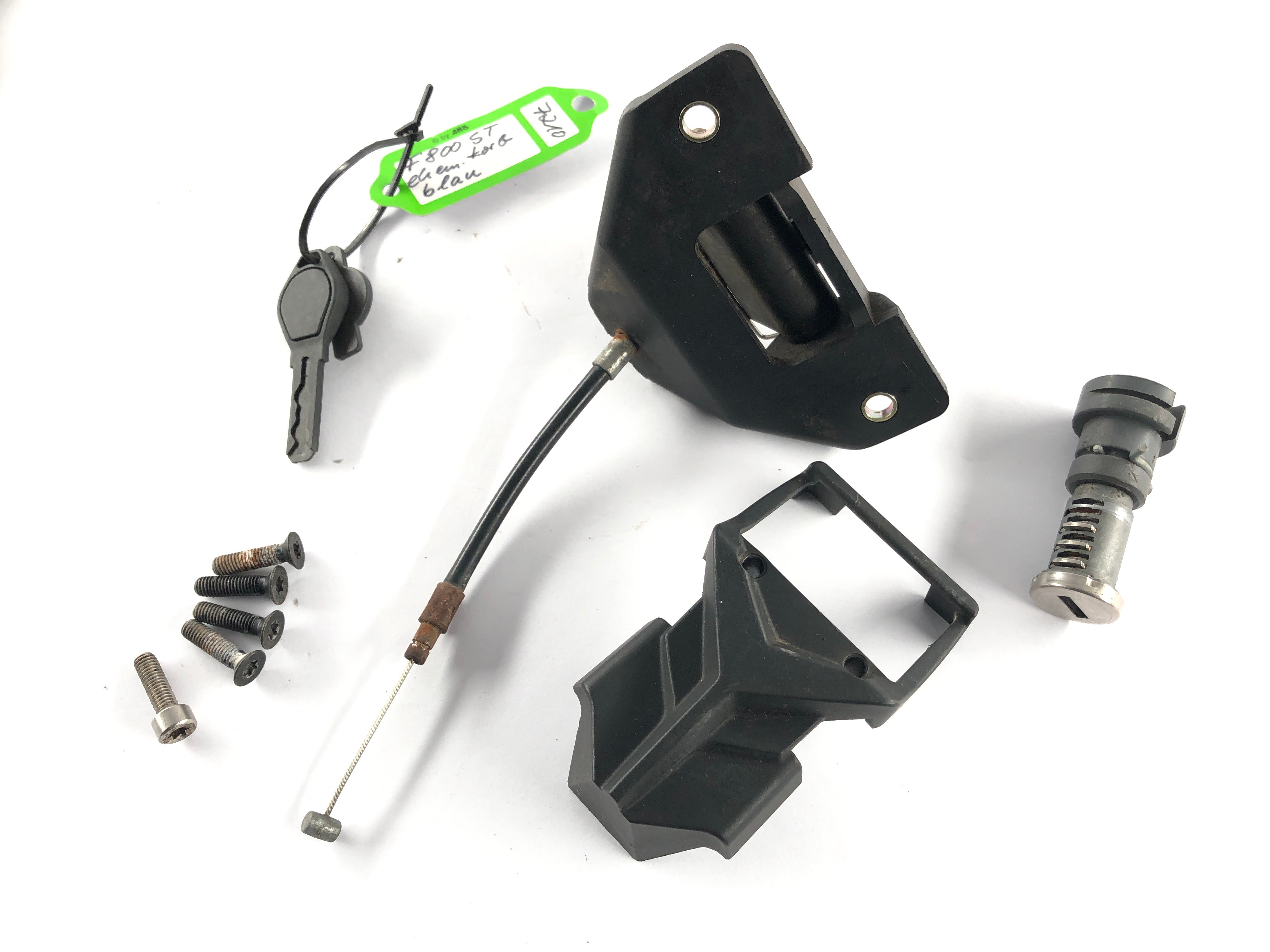 BMW F 800 ST [2006] - Lock set with immobilizer and fork bridge