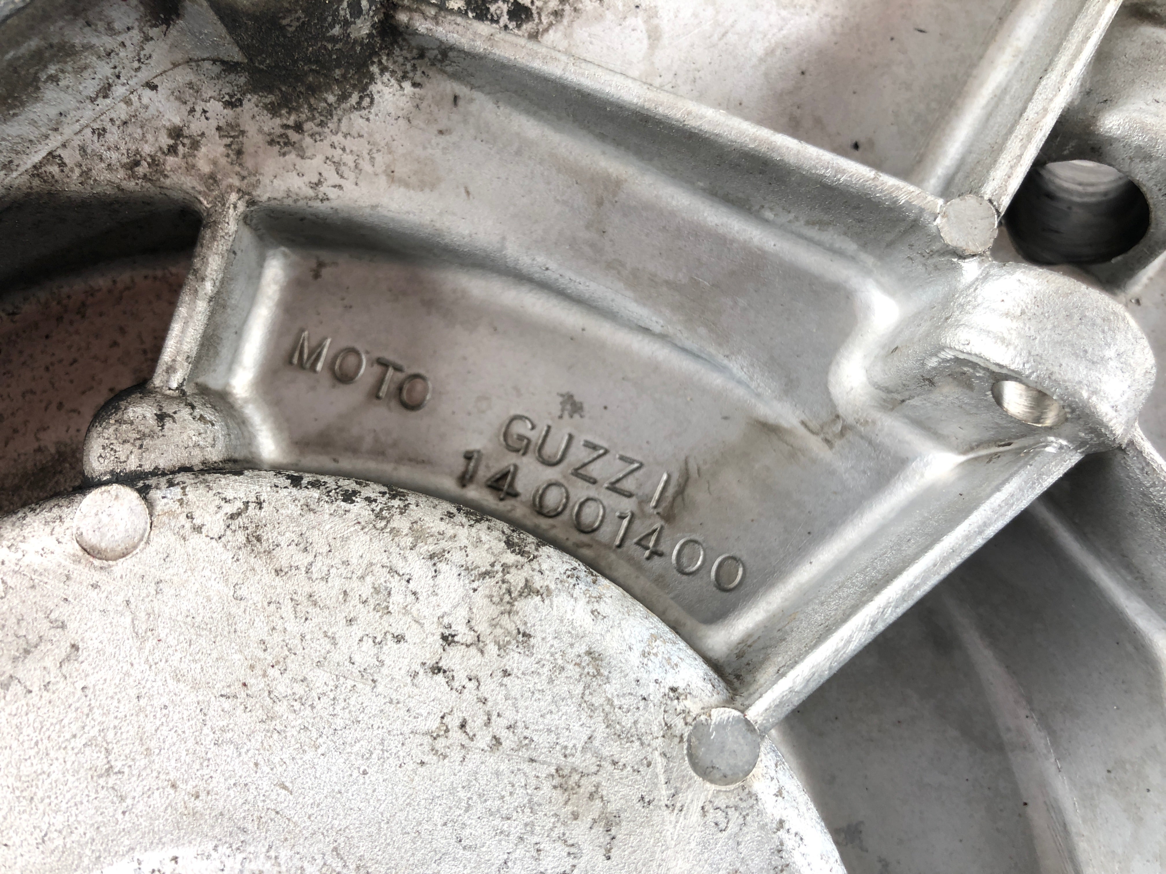 Moto Guzzi 850-T3 VD [1979] - Front cover engine cover