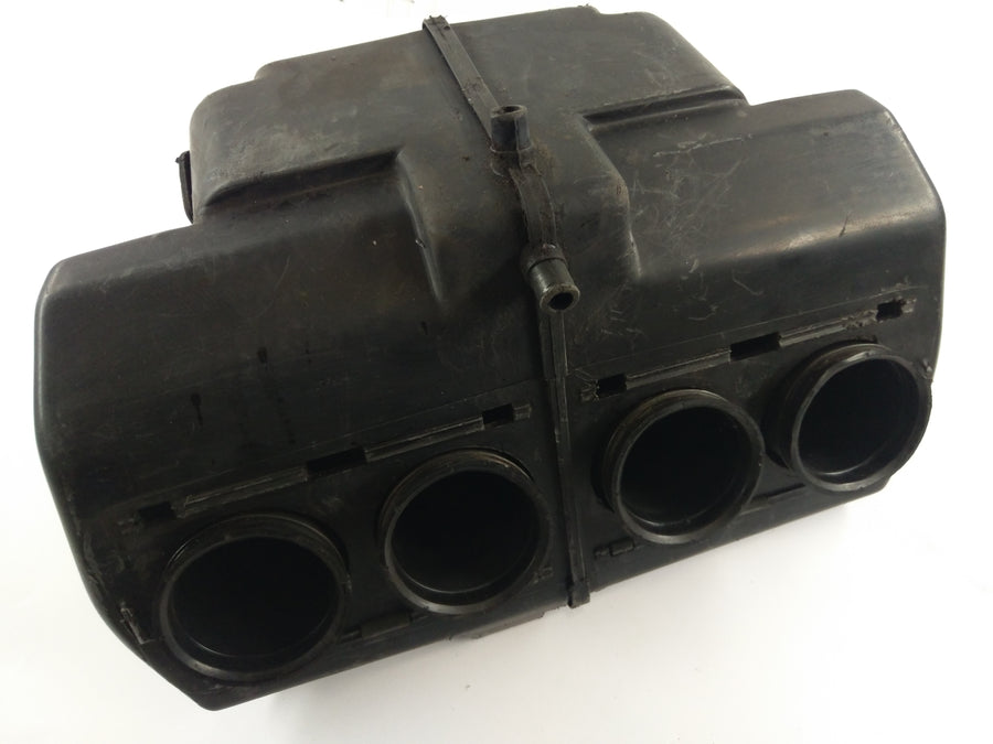 Suzuki GSXR 1100 GV73A [1992] - oro filtro dėžė Airbox