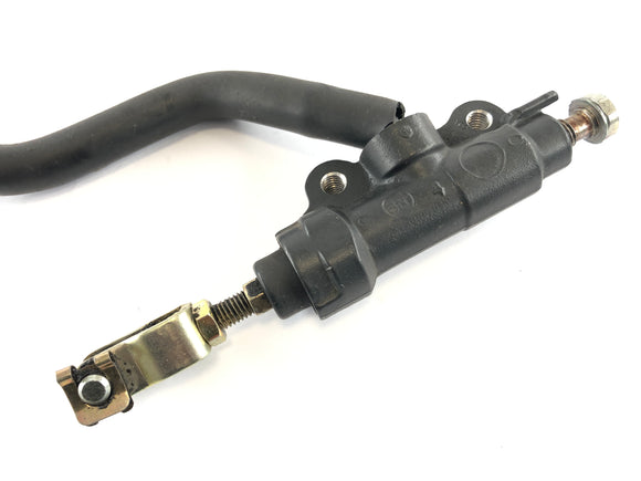 Triumph Thruxton 900 [2004] - Pompa del freno dietro