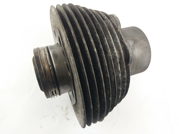 Moto Guzzi V7 Special [1970] - Cylinder z tłokami