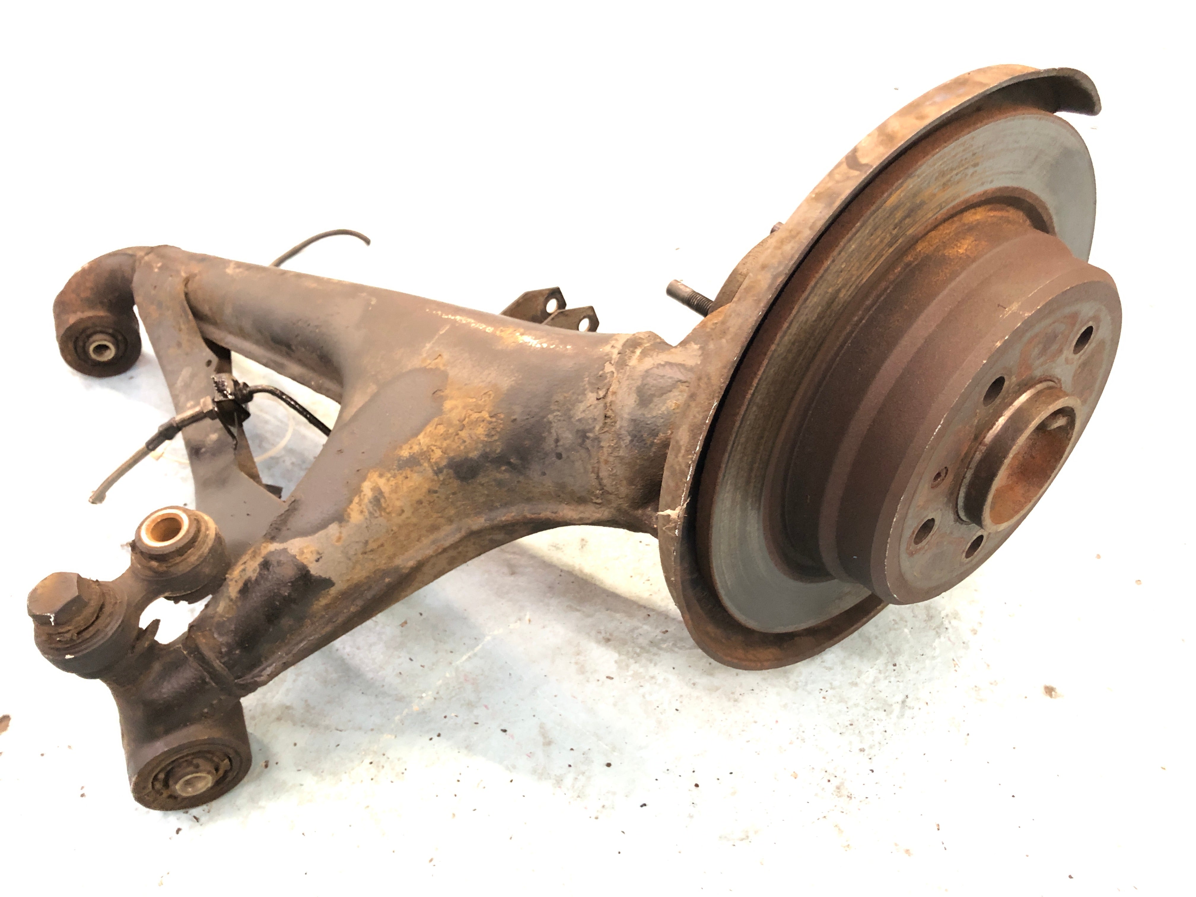 BMW M 535i E28 [1986] - Steering knuckle rear axle right