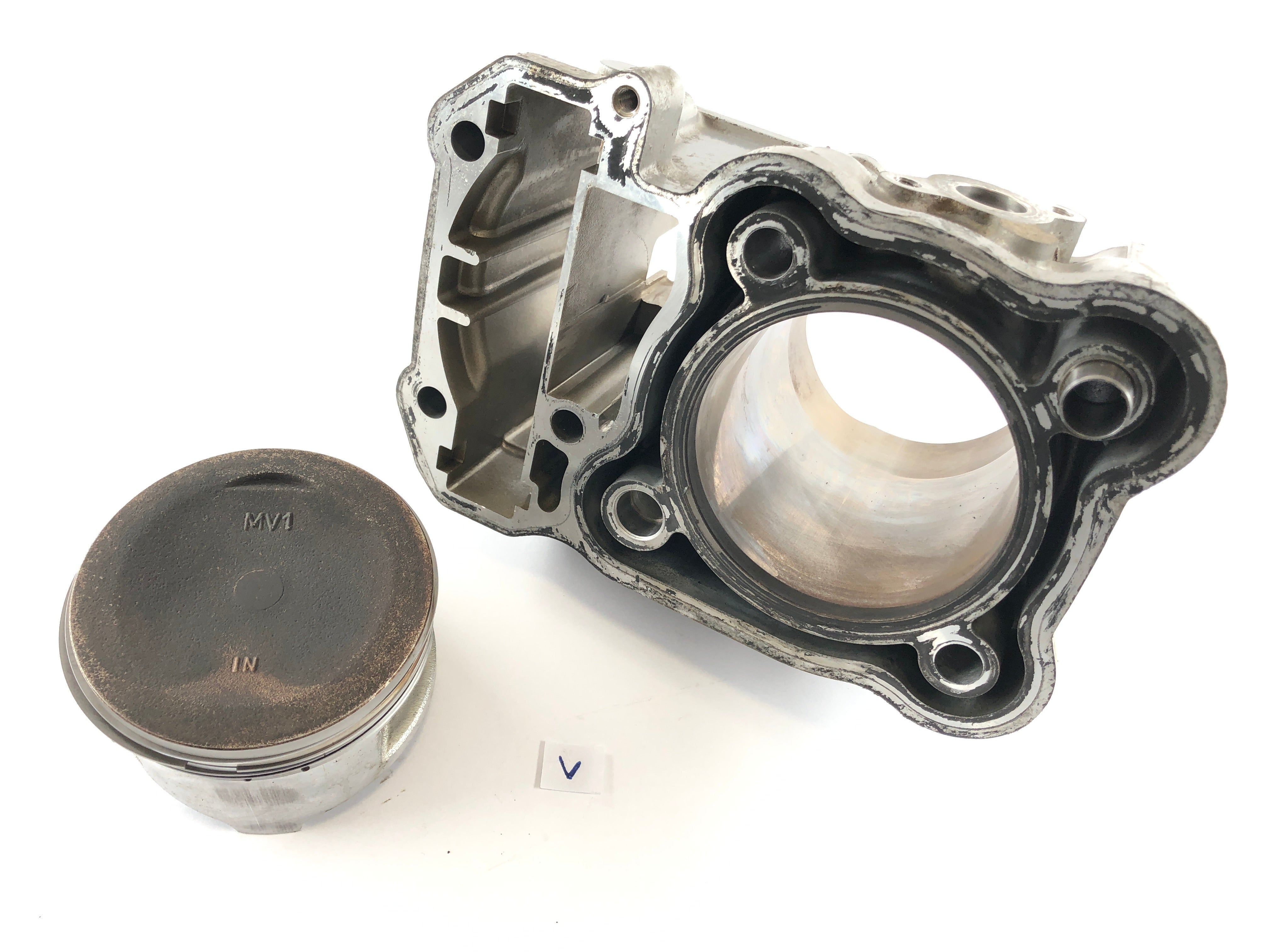 Honda Africa Twin XRV 750 RD07 [1993] - Cylinder with piston at the front