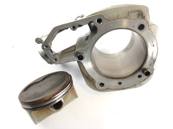 BMW R 1150 GS [2000] - válec s písty napravo