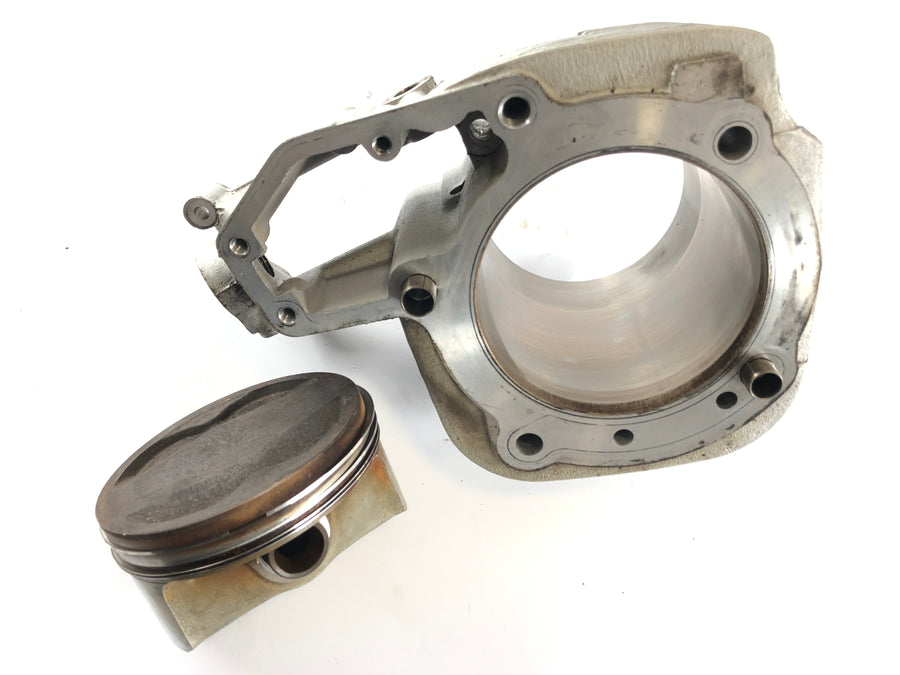 BMW R 1150 GS [2000]  - 右侧有活塞的气缸