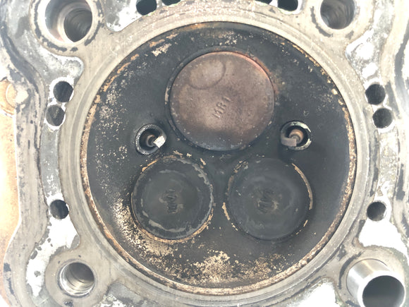 Honda XRV 750 Africa Twin RD04 [1993] - цилиндр головки цилиндра позади