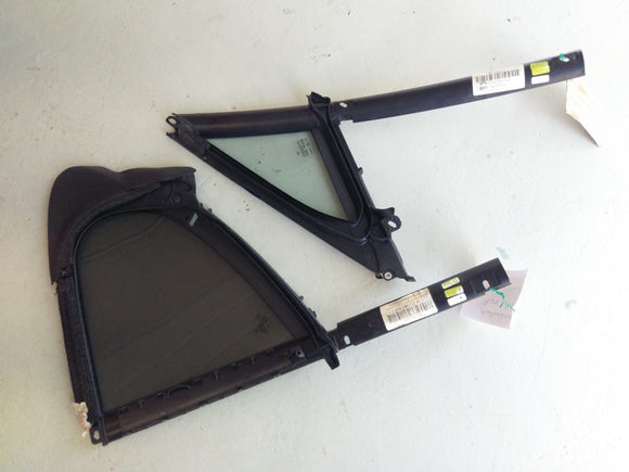 保时捷Panamera Turbo [2010]  - 背面的窗户窗格三角盘在左右左右