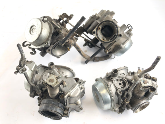 Honda VFR 750 F RC24 [1988] - A bateria do carburador deve ser processada