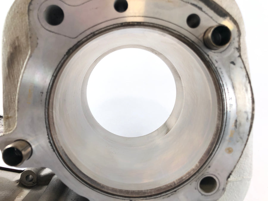 BMW R 1150 GS [2000]  - 左侧有活塞的气缸