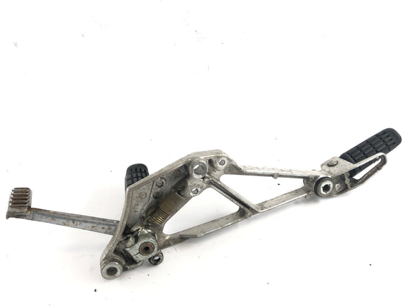 Honda VF 1000 F SC15 [1986]  - ブレーキペダル付きの右側のフットレスト