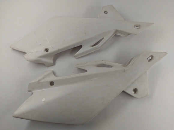 Husqvarna TE 450 H8 [2007] - Sidekledning til venstre og høyre