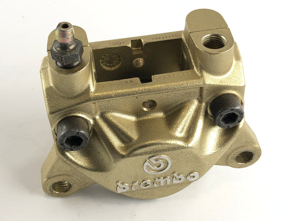 Ducati Monster S4R [Kaikki rakennusvuosat] - jarrujen jarrusatula takana