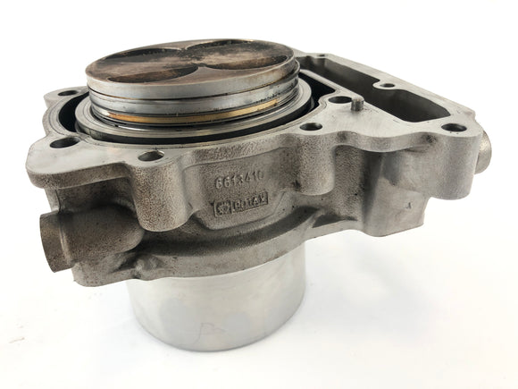 Aprilia Mille RSV 1000 ME [1999] - Sylinder med stempler av bak sylinder