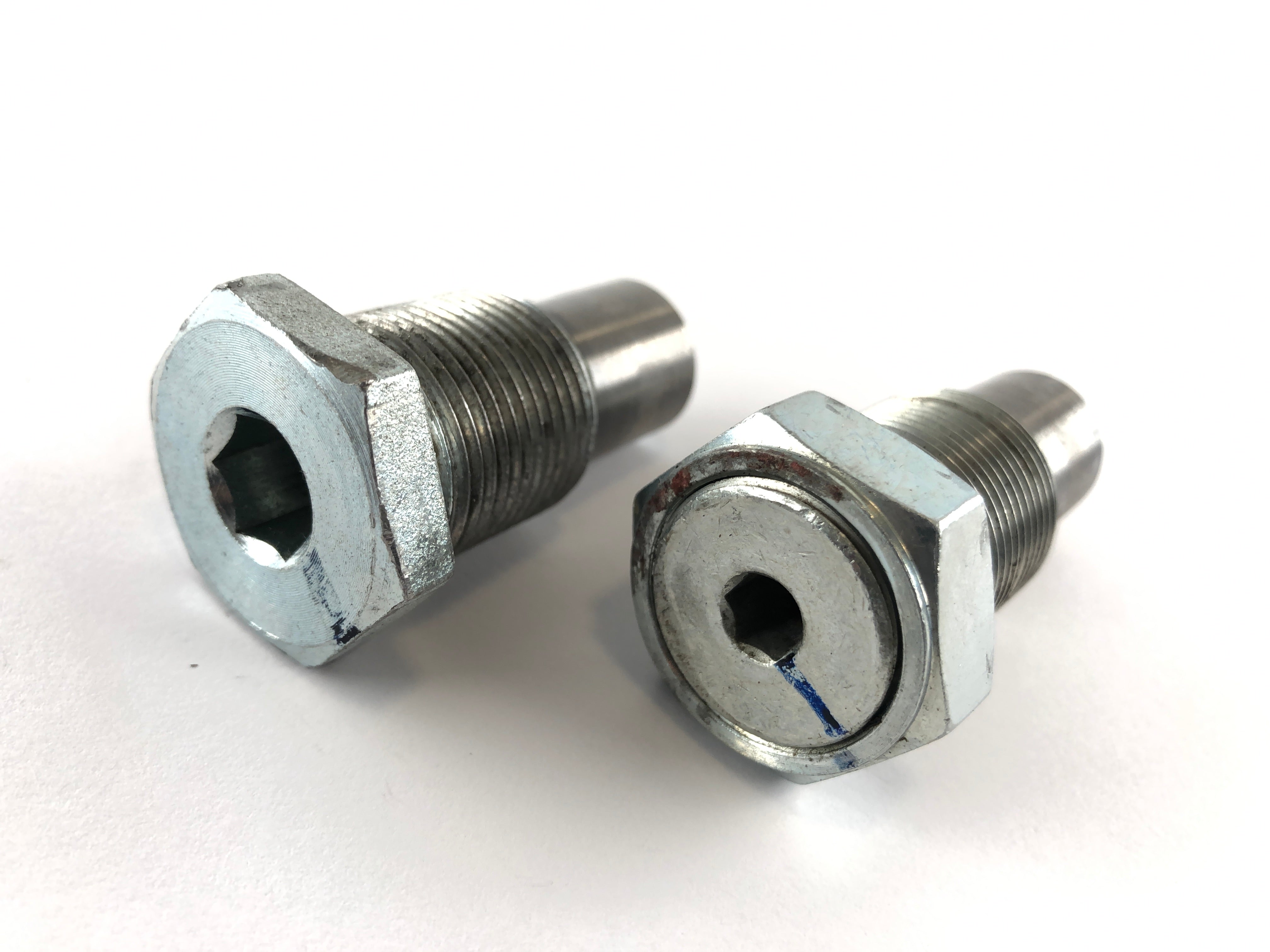 Yamaha V-Max 1200 2LT [1994] - Swing bolt set pair