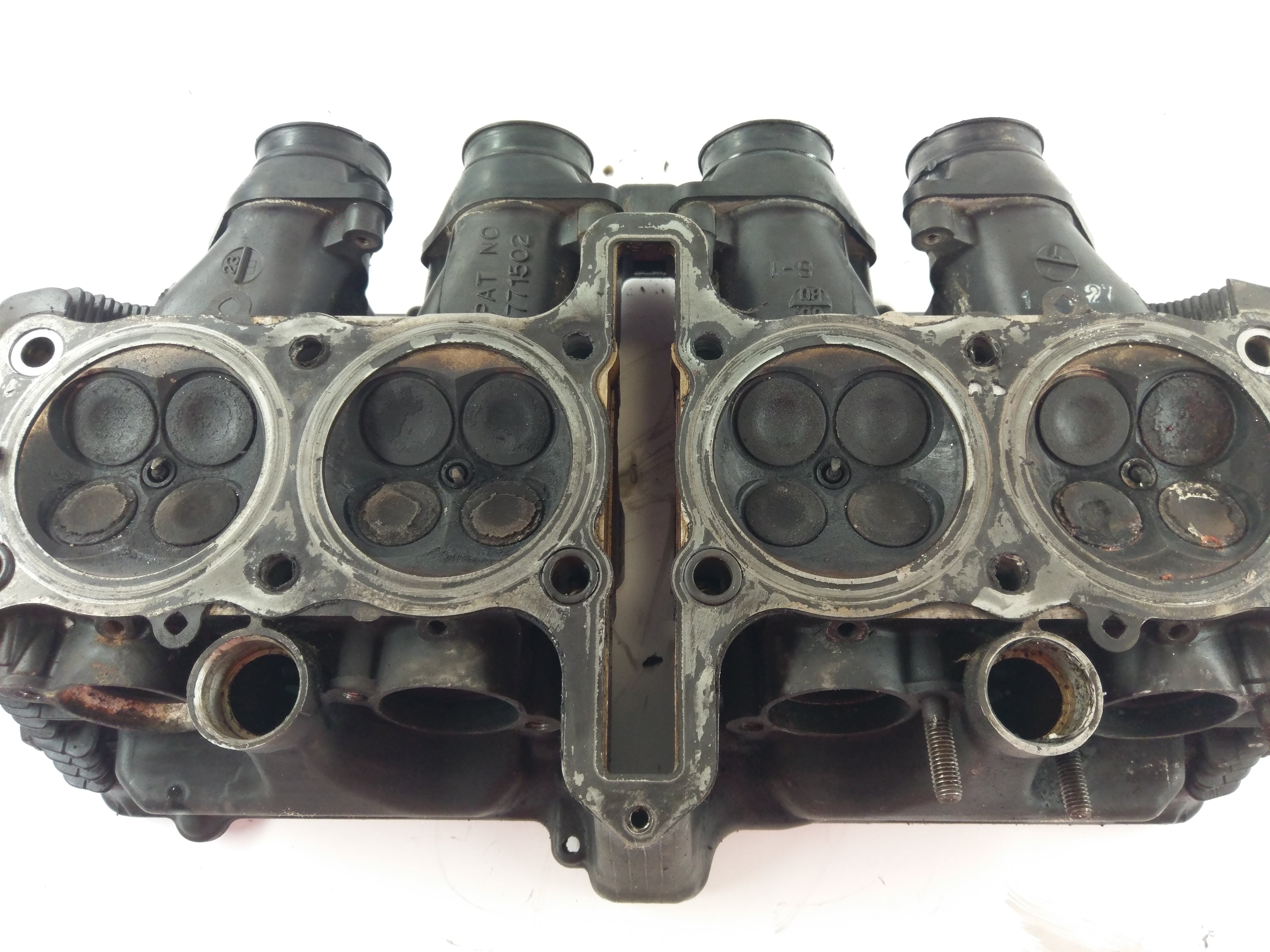 Suzuki GSX-R 1100 GU74C [1988] - Cylinder head