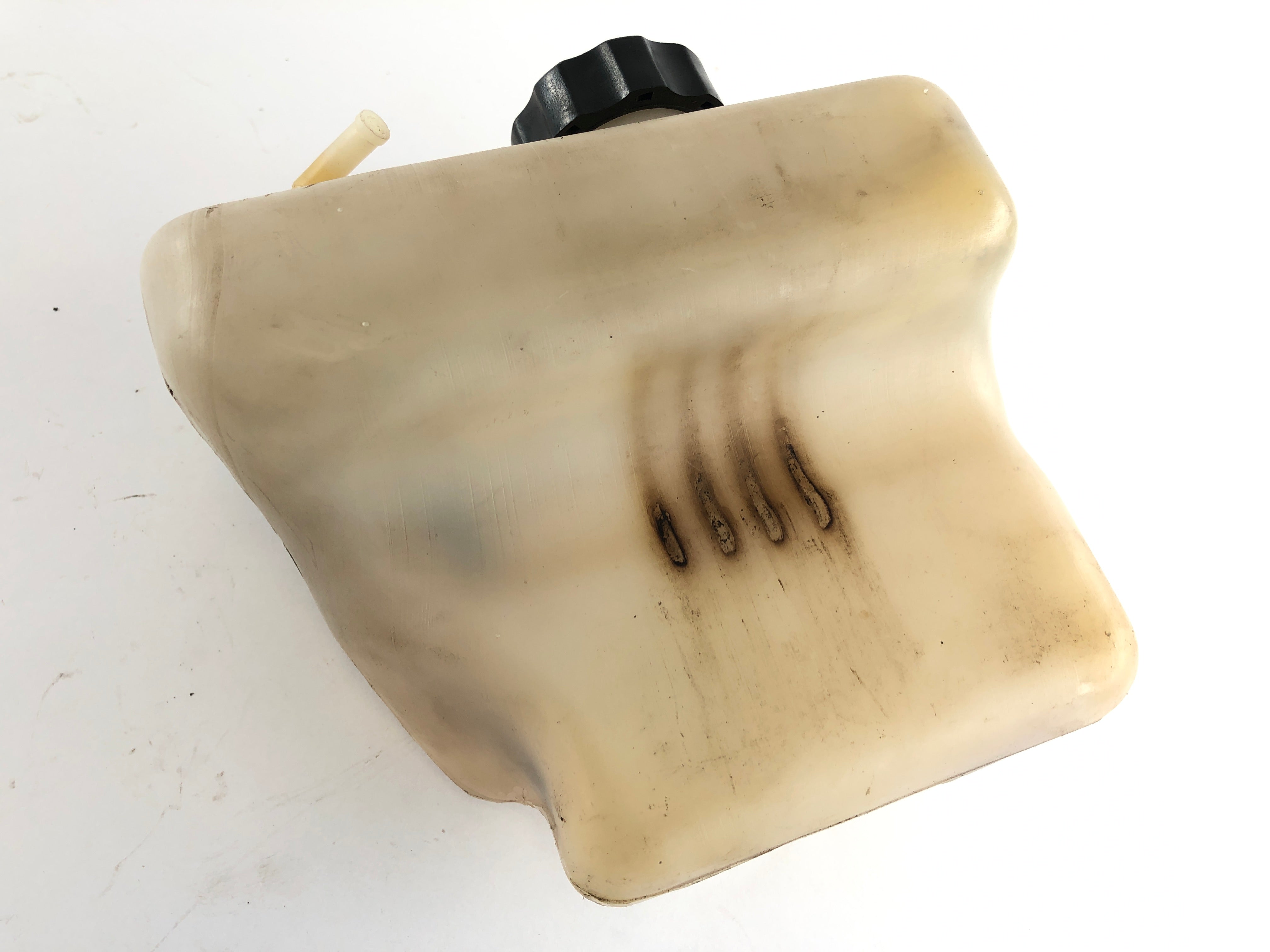 Yamaha V-max 1200 2EN [1997] - Coolant expansion tank