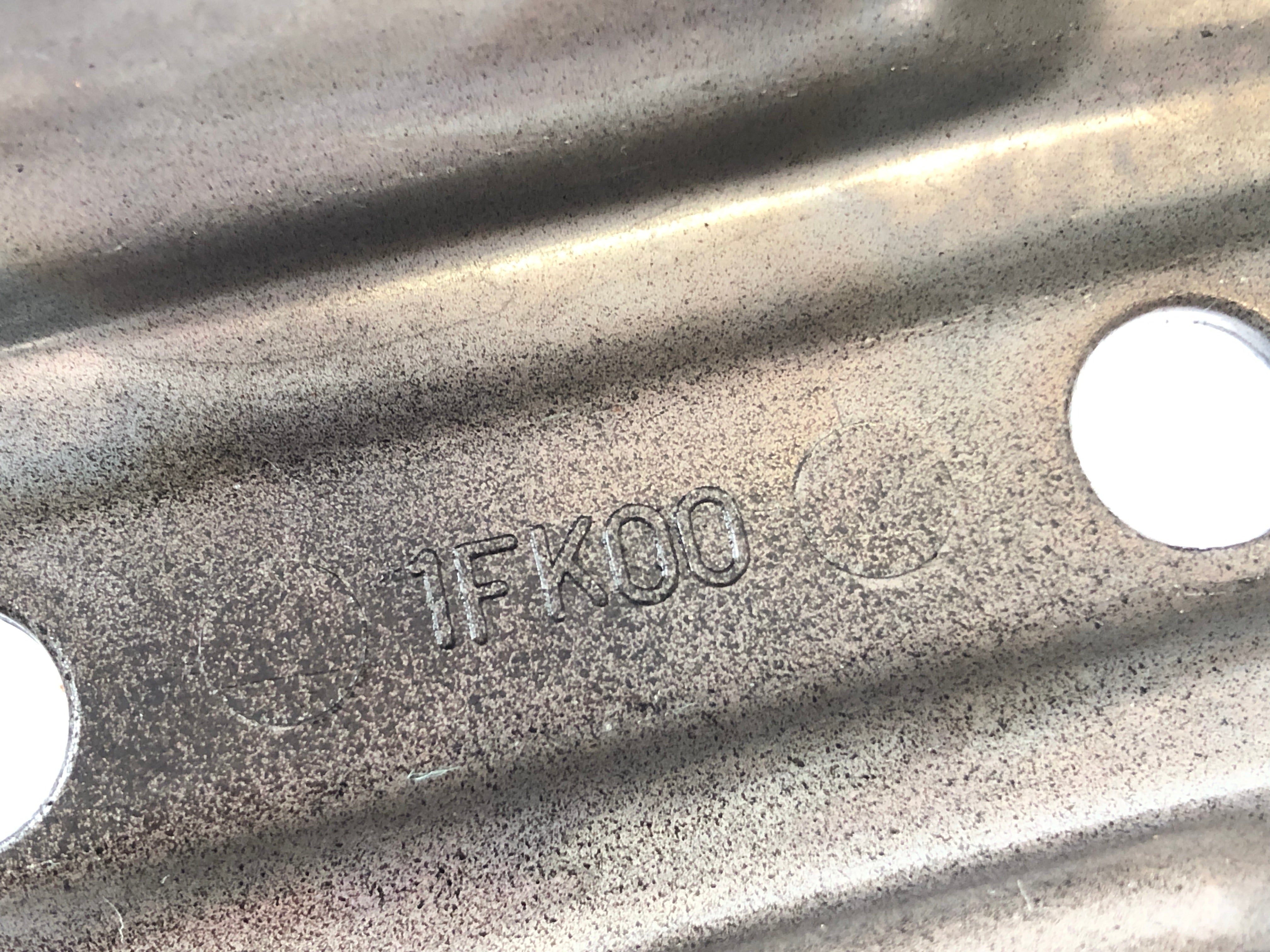 Yamaha V-Max 1200 2LT [1994] - Valve cover