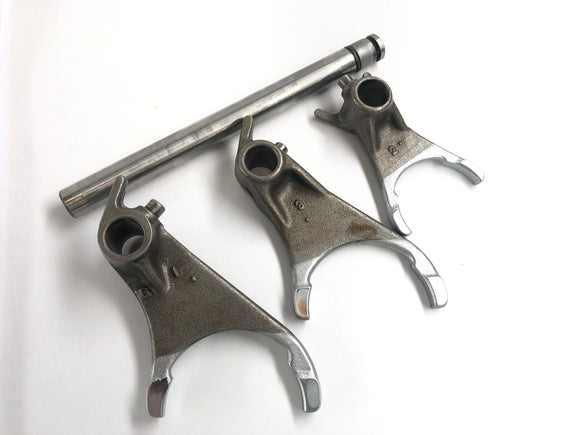 Triumph Sprint 955i RS T695 [2001] - převodovka s přepínáním válce, přepínání vidliček a přepínání hřídele