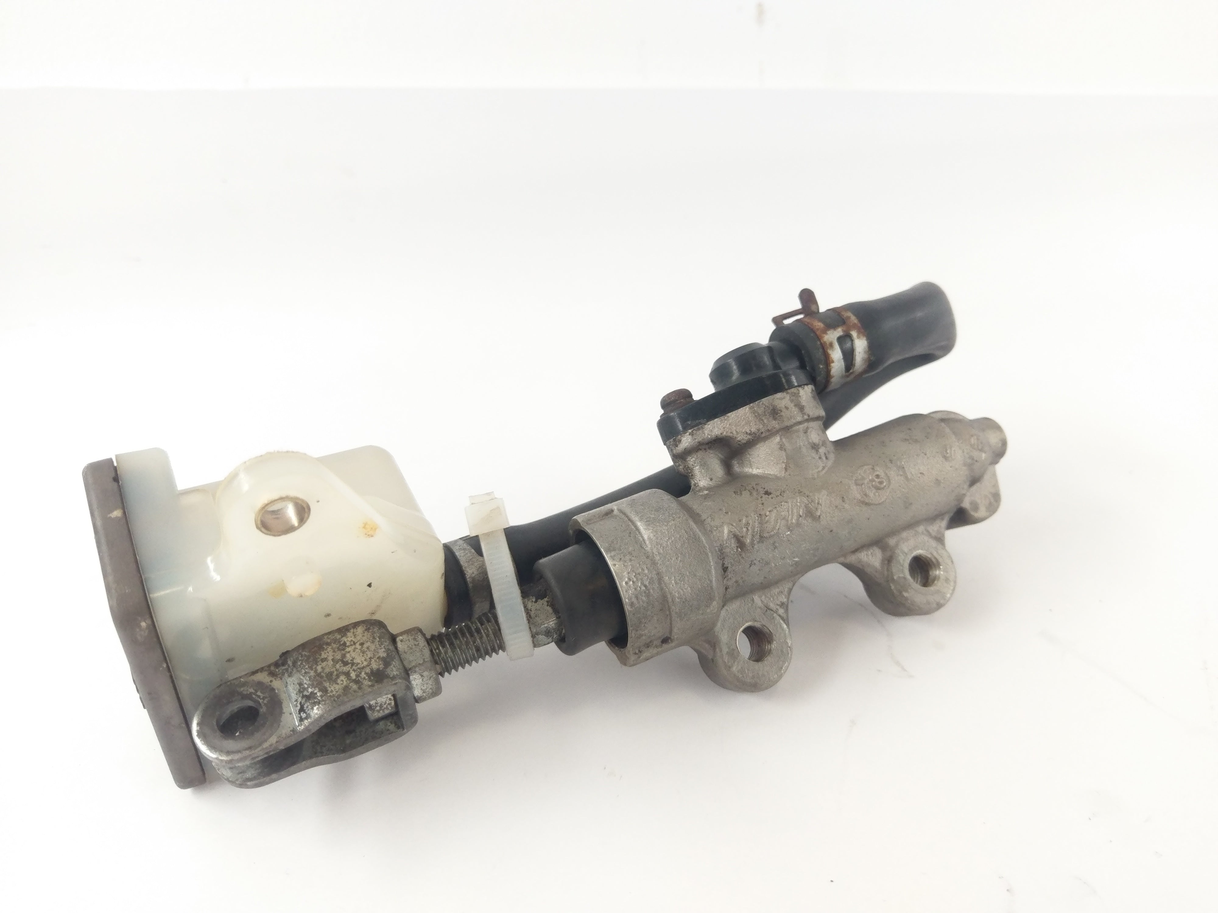 Suzuki GSF 1200 S GV75A [1998] - rear brake pump