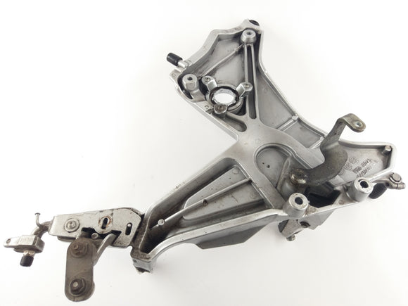 Moto Guzzi Norge 1200 [2008] - Footrest Plate till vänster med växelspakar och fotstöd