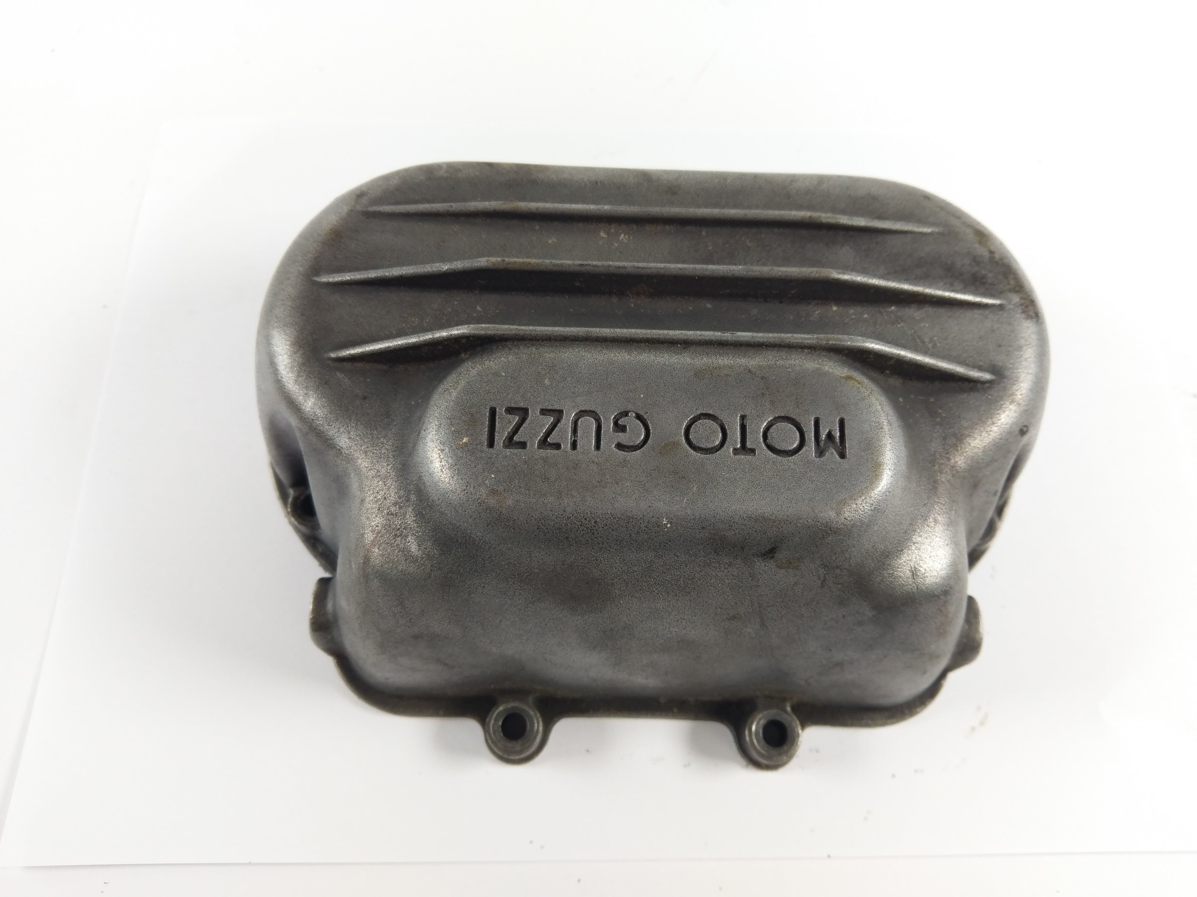 Moto Guzzi V7 850 GT - valve cover