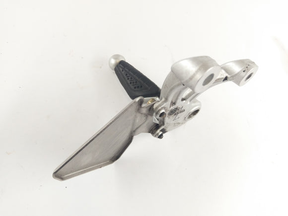 Benelli TNT 1130 Sport [2002] - Repose-pied avec support gauche