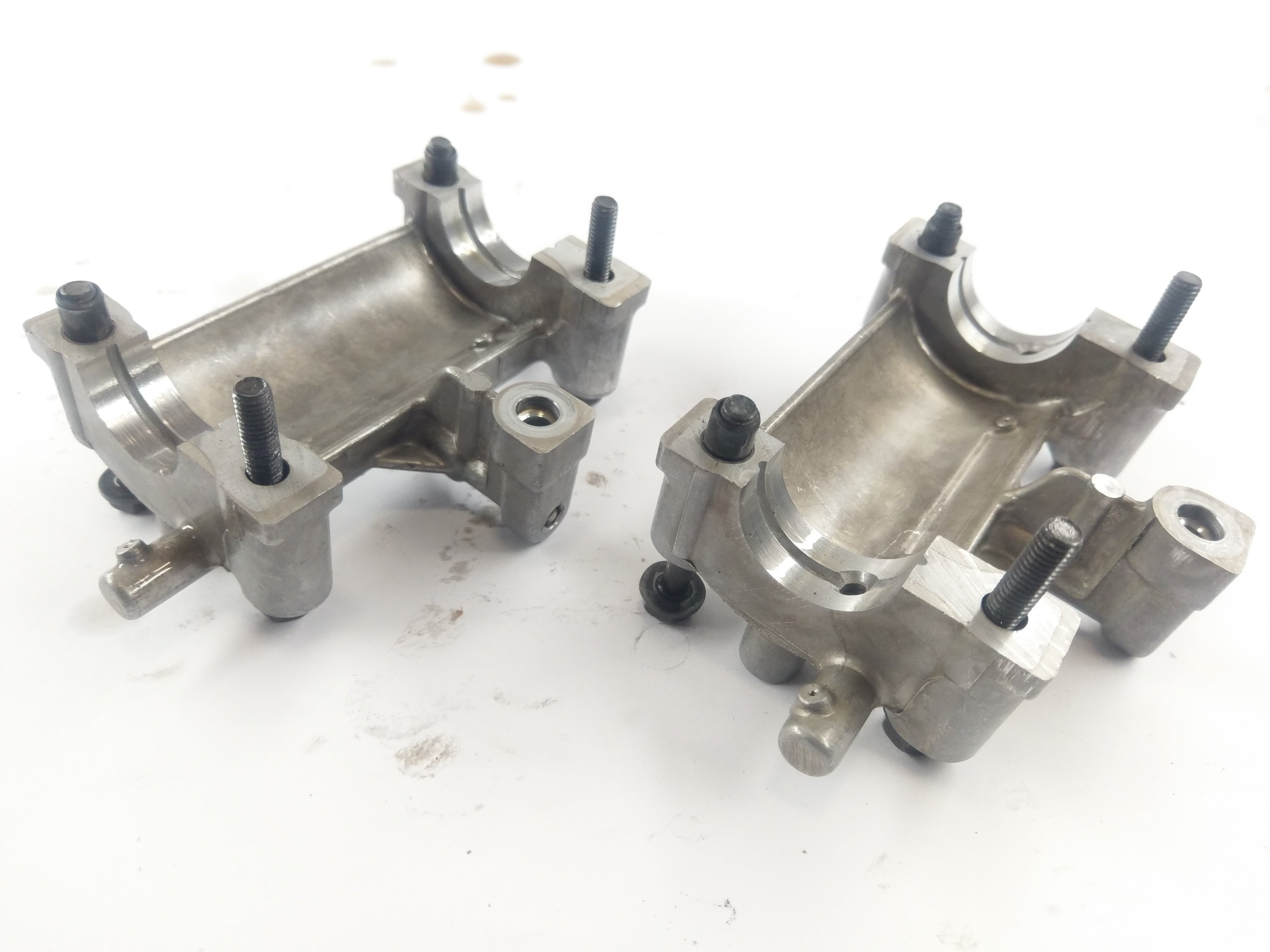 Honda CBR 1000 F SC24 [1991] - Camshaft brackets