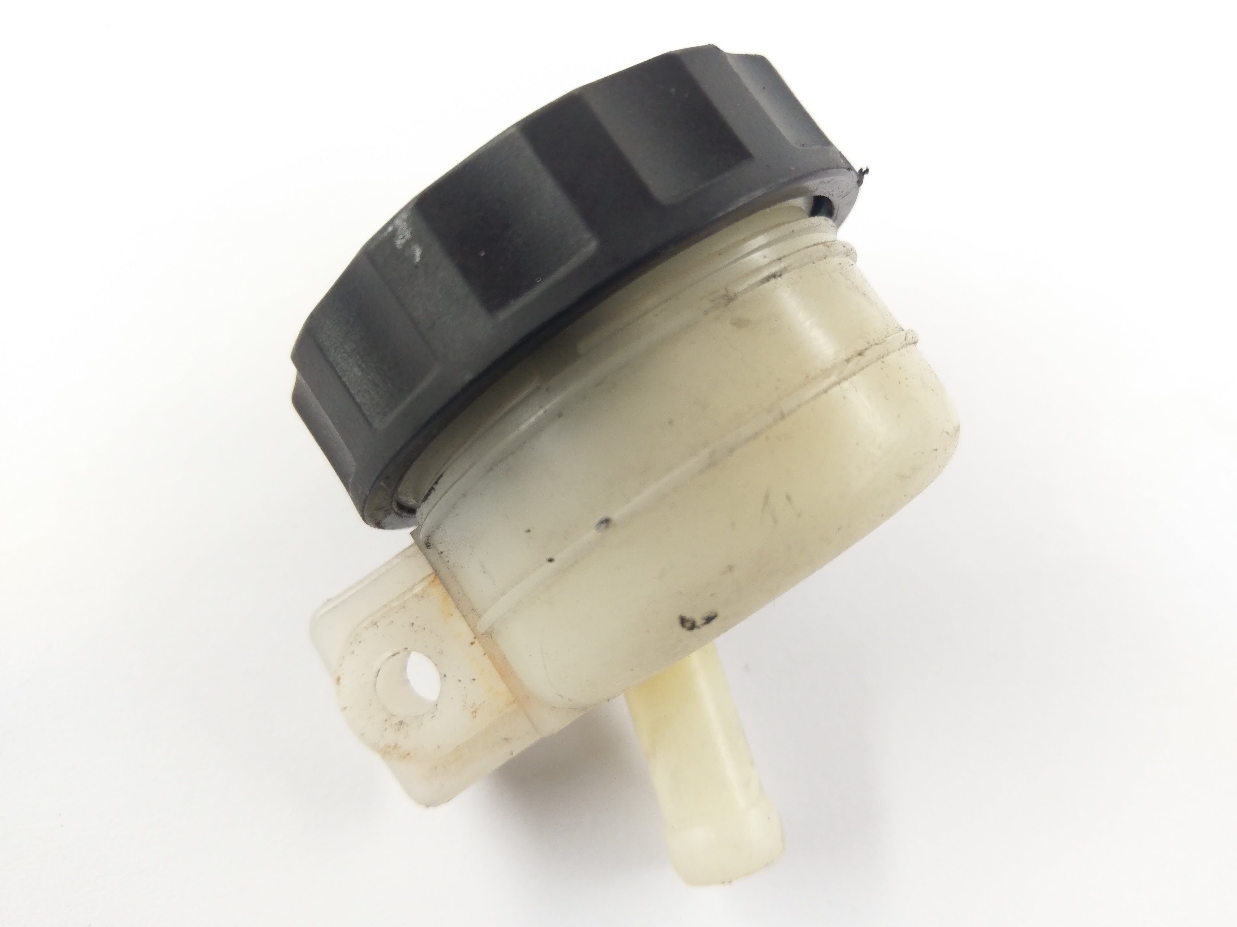 Kawasaki 1500 VN-15 SE VNT 50 A[1989] - Brake fluid reservoir rear