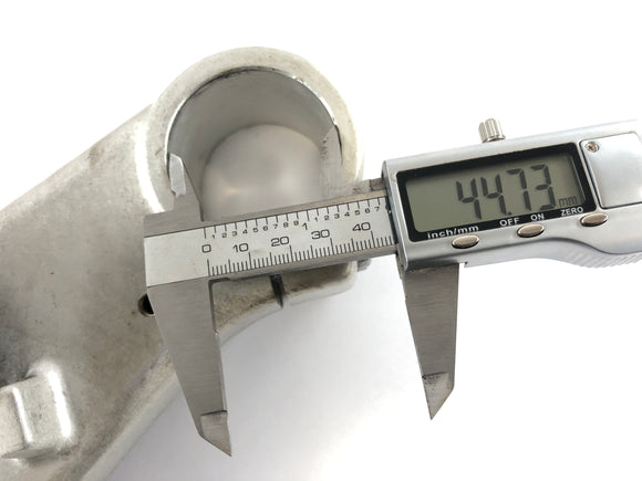 Triumph Daytona 955i T595N [2001] - Puente de la bifurcación debajo