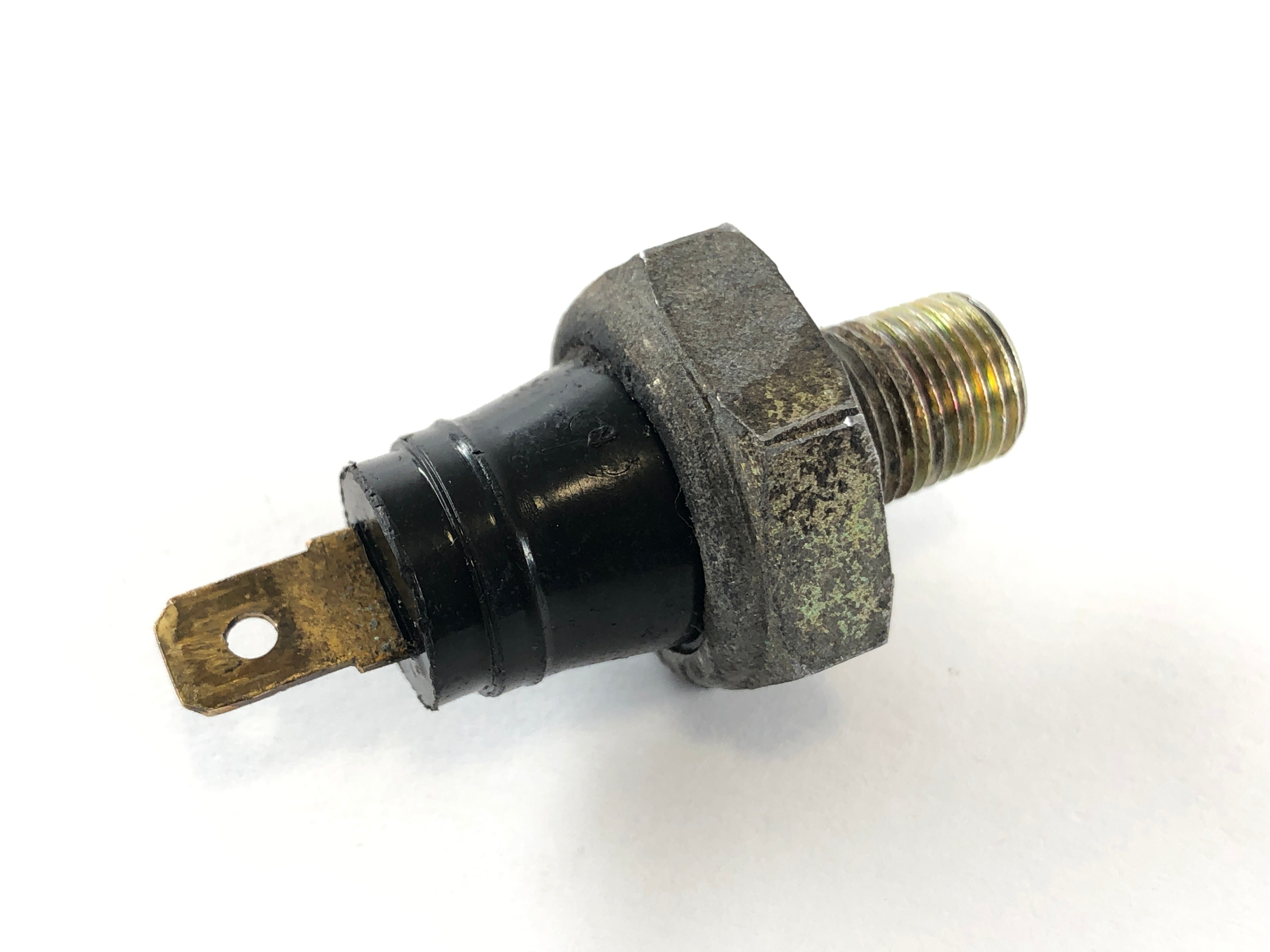 Triumph Tiger 900 T400 [1998] - Oil pressure switch