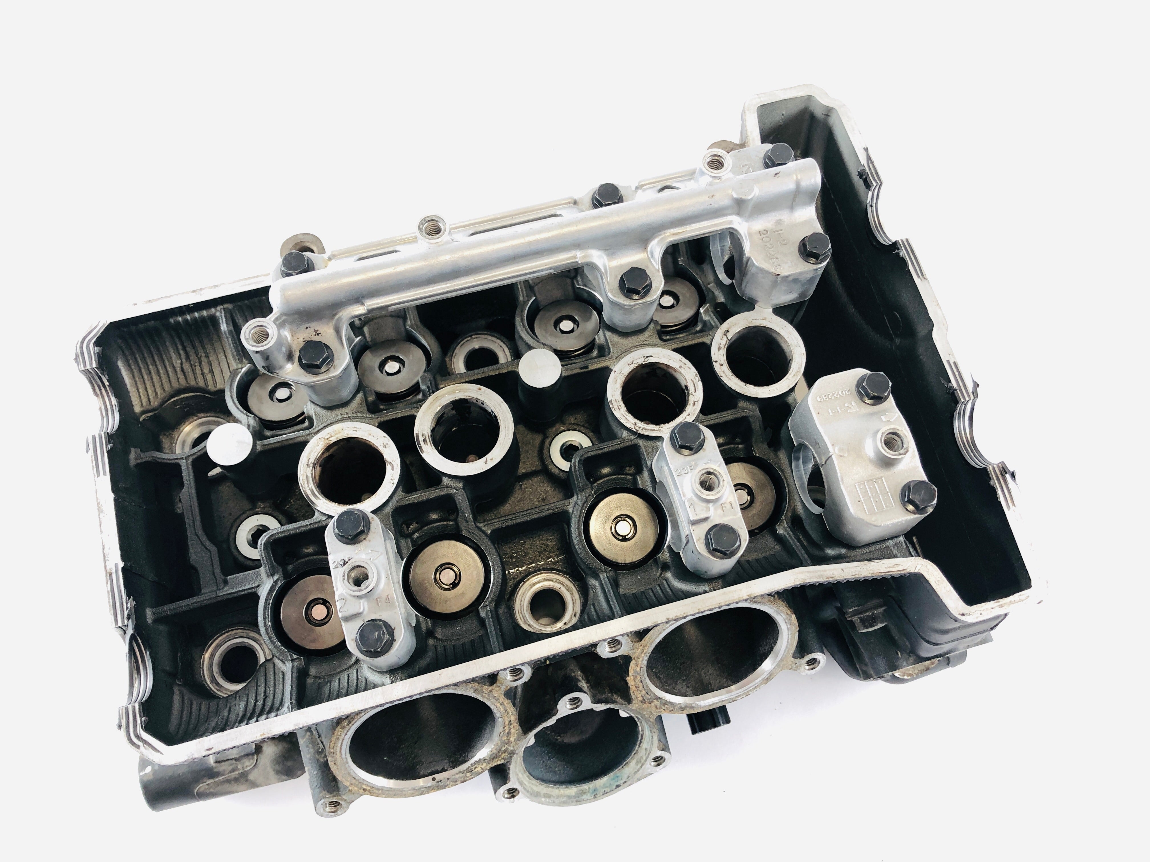 Yamaha XT 1200 Z Super Tenere DP01 [2012] - Cylinder head