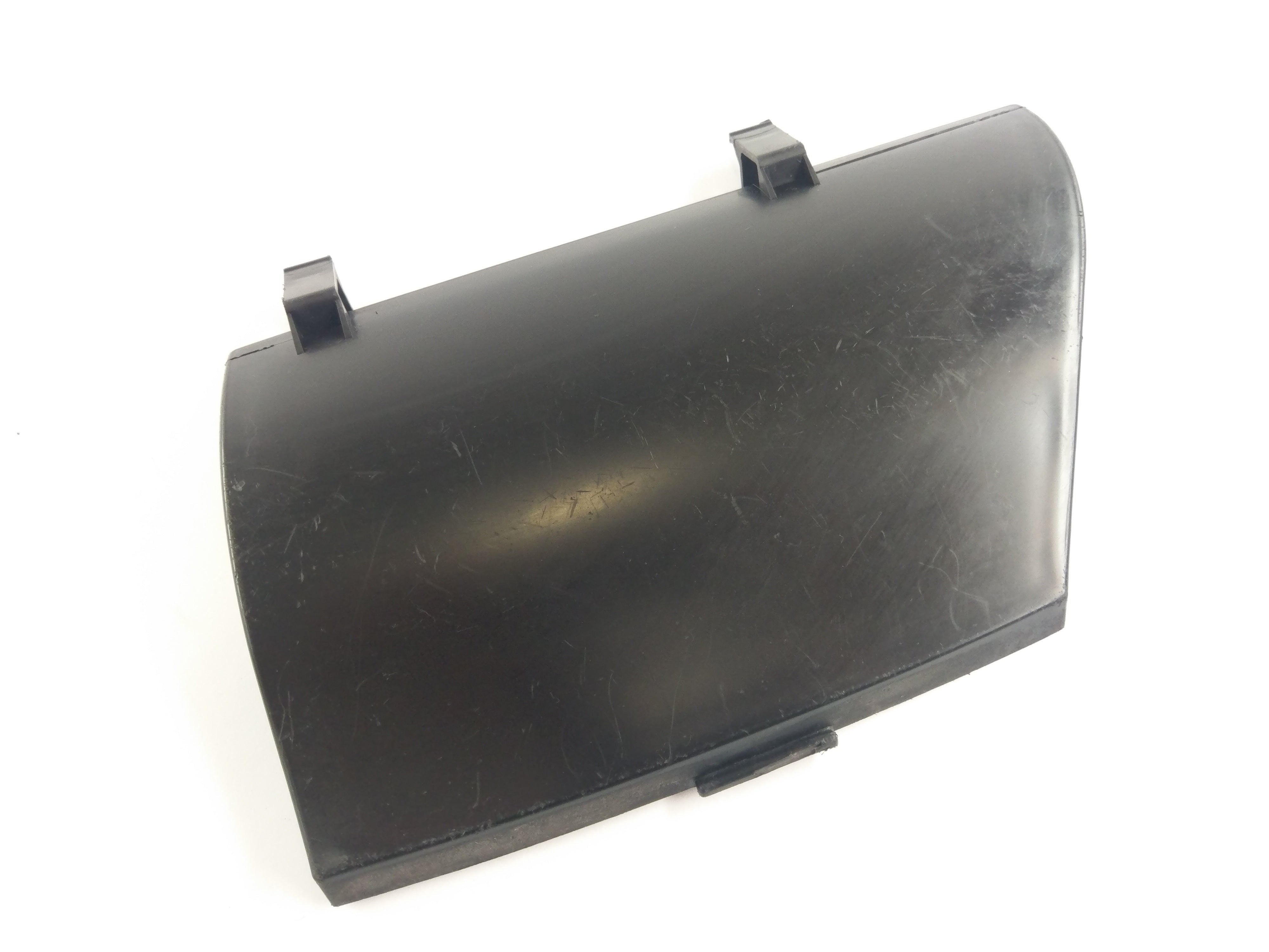 Suzuki Intruder 1500 VL [2000] - Cover flap storage compartment - 0